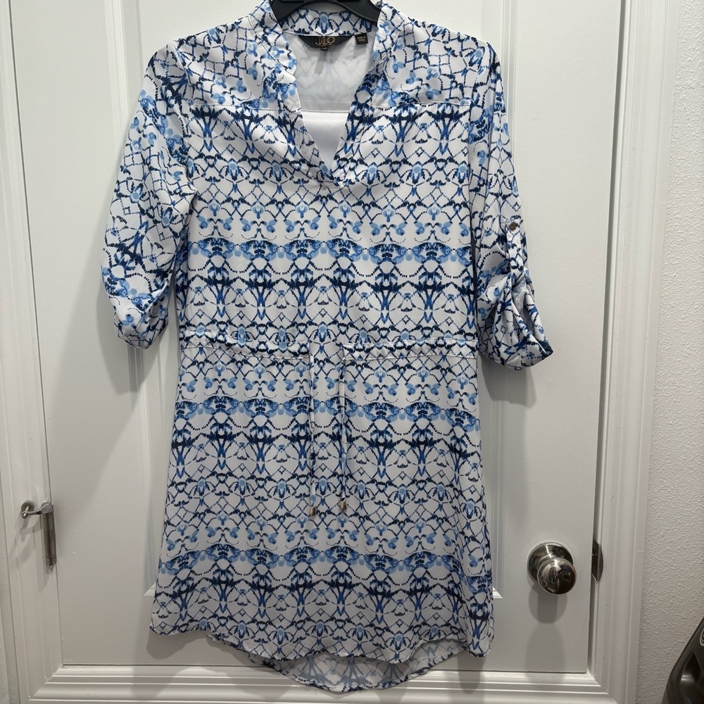 Jennifer Lopez Blue and White Geometric Dress